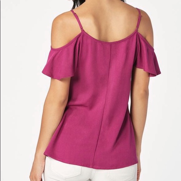 Flouncy cold shoulder top - Picture 3 of 6